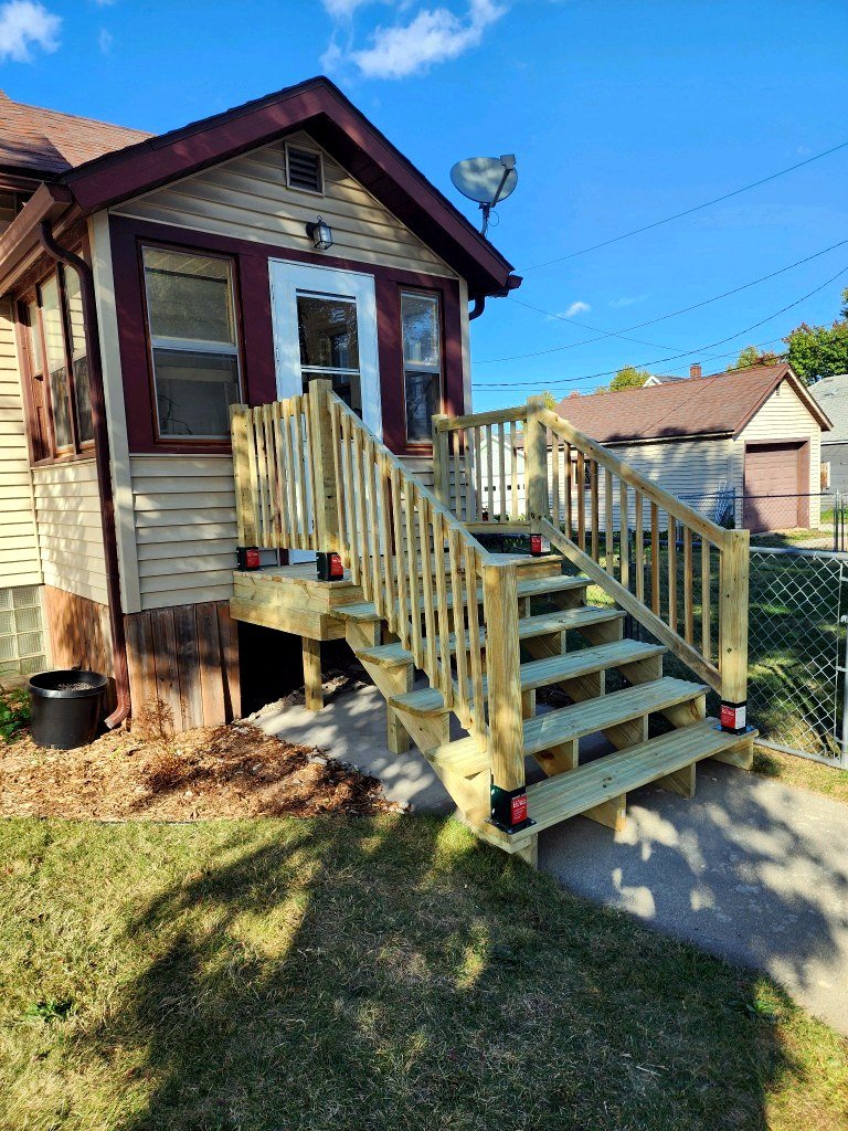 Entry steps and railing